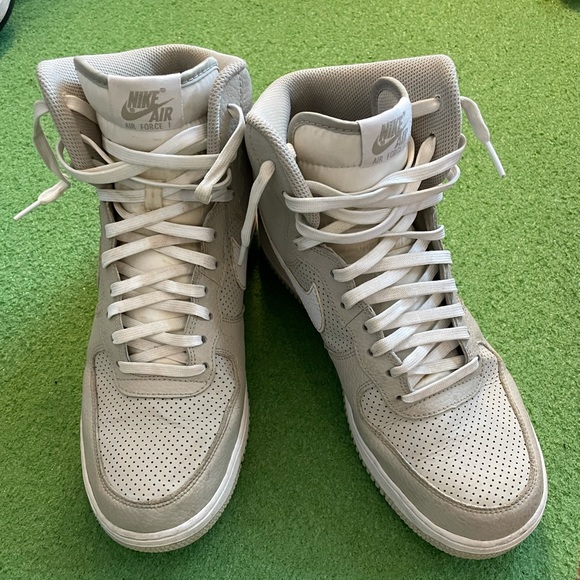 Men’s Nike Air Force 1 Size 10 - Picture 4 of 6